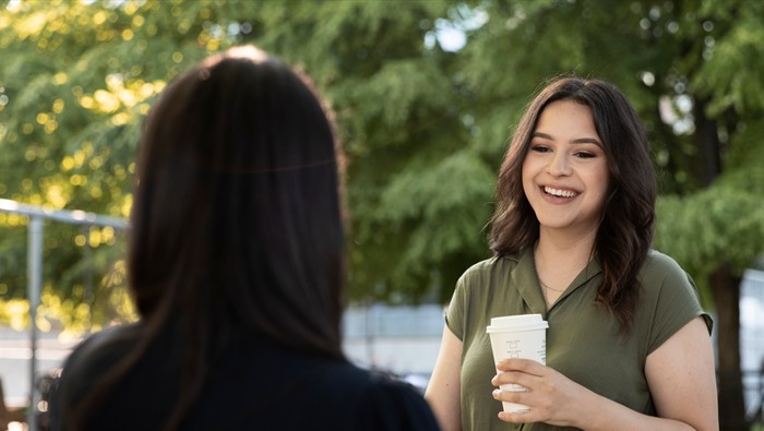 Nggak Suka Judging, Ini 5 Zodiak yang Dikenal Open Minded