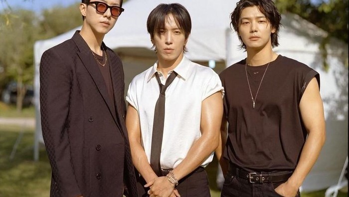 Penantian Panjang, 2 Grup Band Korea Ini Rilis Lighstick Resmi Perdana Usai Belasan Tahun Debut