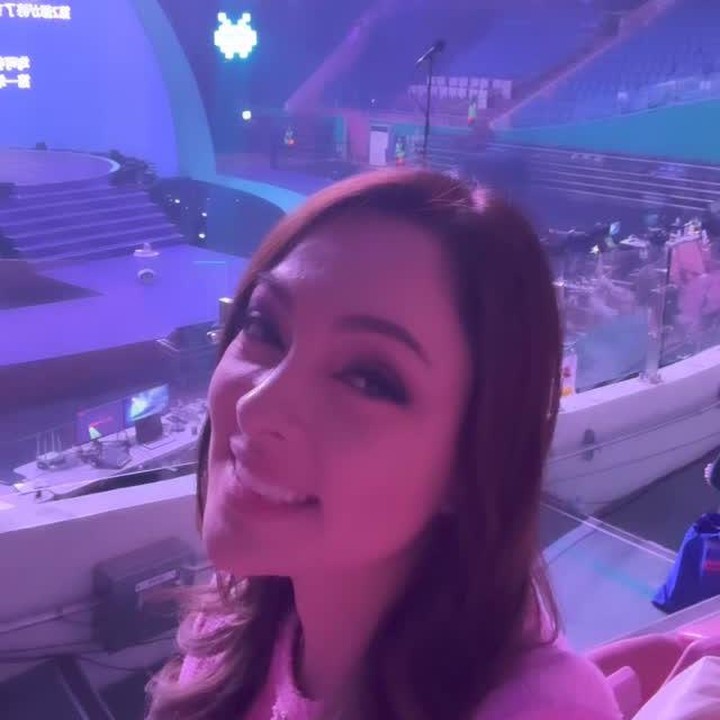 <p>Momen pertemuan Reisa dengan Jin BTS ini banyak menuai respons netizen dan sahabat rekan artis. Banyak di antaranya mengaku 'jealous' karena Reisa bisa bertemu dengan personel BTS itu. "<em>It's my dream dok</em>," tulis salah satu netizen dengan akun @su***. (Foto: Instagram @reisabrotoasmoro)</p>