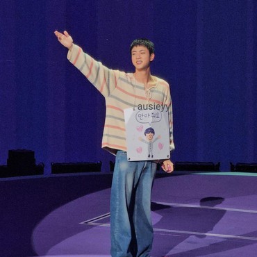 Fans yang Diduga Cium Paksa Jin BTS Dilaporkan ke Polisi