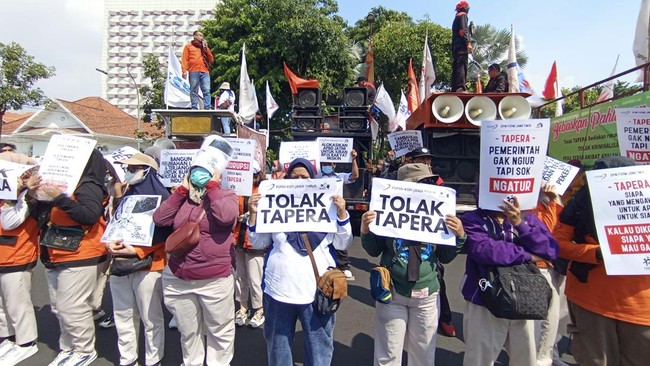 Kewajiban Pekerja Jadi Peserta Tapera Digugat ke MK UU Nomor 4 Tahun 2016 tentang Tapera akhirnya digugat ke Mahkamah Konstitusi setelah mendapat banyak penolakan dari pekerja swasta dan berdikari di Tanah Air.
