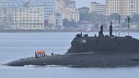 FOTO: 'Tampang Angker' Kapal Selam Nuklir Rusia di Perairan Kuba
