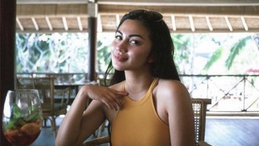 img-title Pernah Alami Masalah Kesehatan Mental, Ariel Tatum Kini Fokus Cintai Diri Sendiri