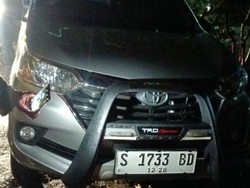 Angin Kencang Landa Bojonegoro, Atap Rumah Terbang-Mobil Rusak Tertimpa Pohon
