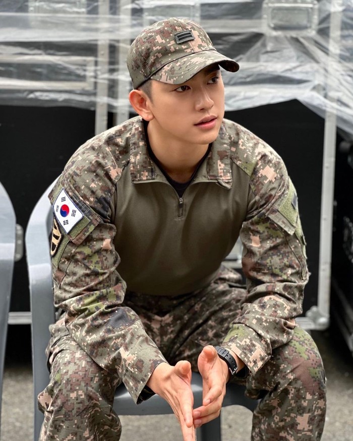Deretan Selebriti Korea yang Terjadwal Selesai Wamil Tahun Ini