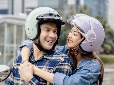 Selamat! Jonathan Frizzy Resmi Melamar Ririn Dwi Ariyanti