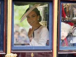 Kok Kate Middleton Gak Ikut William Nonton Konser Taylor Swift?