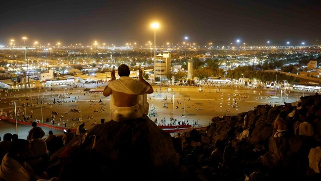 Bacaan Doa saat Berada di Jabal Rahmah: Arab, Latin, dan Artinya