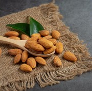 Mengulik Nutrisi Kacang Almond, Benarkah Bisa Bantu Turunkan Berat Badan?