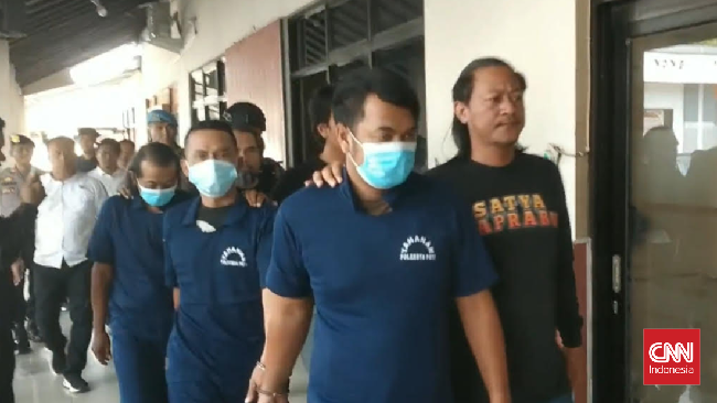 Tim Gabungan Polres Pati dan Polda Jawa Tengah kembali meringkus 6 terduga pelaku baru aksi pengeroyokan yang menewaskan bos rental mobil di Sukolilo, Pati.