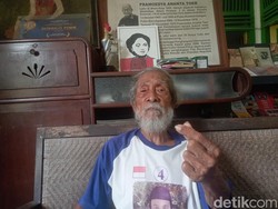 Momen Rocky Gerung Bertemu Soesilo Toer Bahas Genderuwo