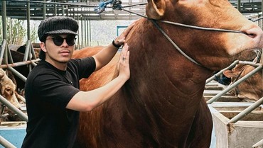 img-title Ayah Atta Halilintar Protes gegara Anak Tak Dipanggil Haji, Disebut Gila Gelar