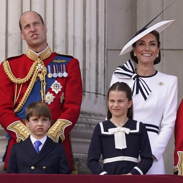 Pangeran George dan Putri Charlotte Tak Boleh Sepesawat Tahun 2025, Ada Apa?