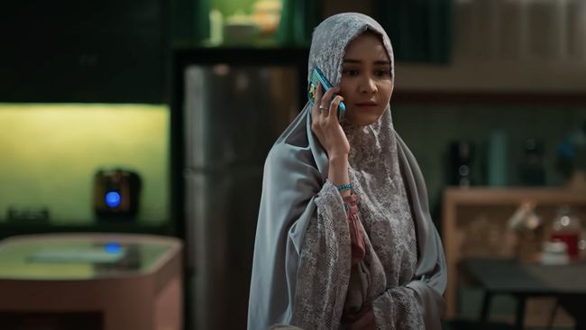 Ipar Adalah Maut berhasil mengumpulkan 3,5 juta penonton pada hari ke-17 penayangan di bioskop atau sejak tayang 13 Juni.