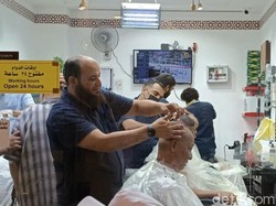 Berkah! Tukang Cukur di Mina Raup Omzet Rp 1,5 M Sehari di Musim Haji