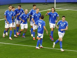 Spalletti Ubah Formasi Bikin Bastoni & Calafiori Berebut Posisi