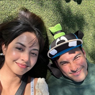 Inikah Kode Rencana Nikah dari Pacar Bule Aurelie Moeremans?