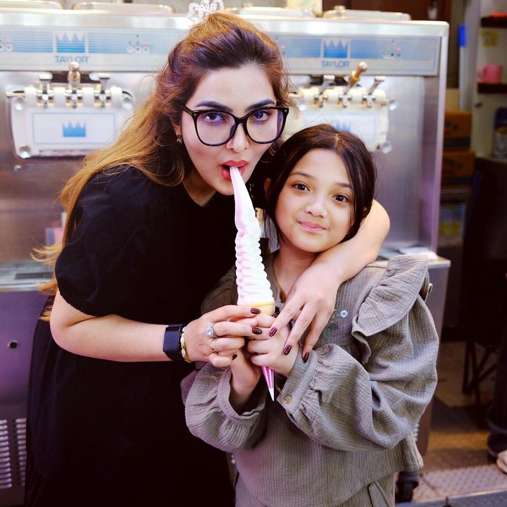 <p>Pasangan Anang Hermansyah dan Ashanty tengah menikmati liburan panjang alias long weekend di Seoul, Korea Selatan, bersama kedua anaknya. Ashanty membagikan unggahan saat tengah menikmati momen di Korea Selatan bersama sang putri, Arsy, di media sosial. (Foto: Instagram @queenarsy)</p>