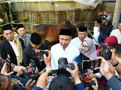 Momen Bey Machmudin & Keluarga Rayakan Idul Adha di Kampung Babakan Ampera