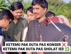 Viral Duta Sheila On 7 Diserbu Jemaah Usai Salat Id di Depok Sleman