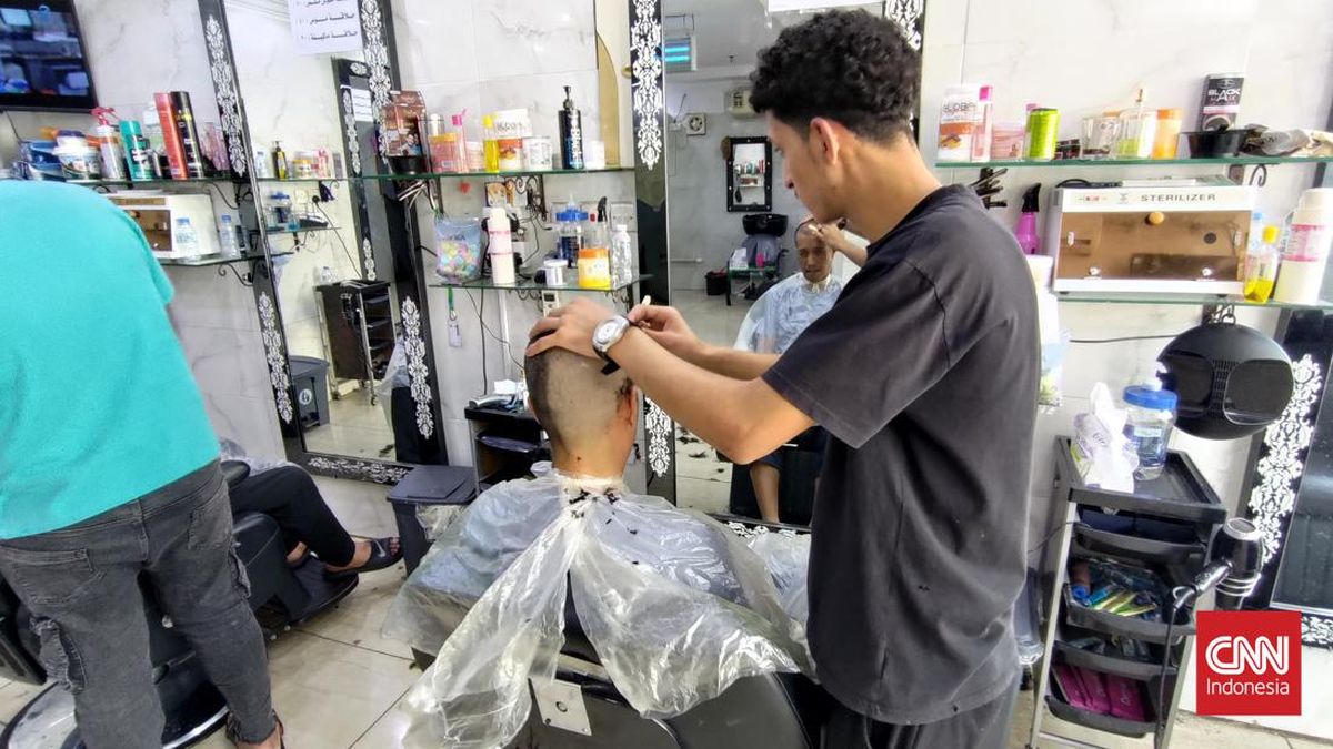 Arab Saudi Perluas Layanan Cukur Rambut Gratis 24 Jam, Ini Lokasinya