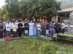 Salat Idul Adha Jadi Ajang Silaturahmi Warga Korban Lumpur Sidoarjo