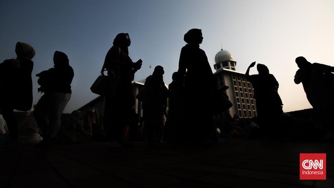 Terdapat sejumlah catatan yang tetap harus menjadi perhatian bagi kepolisian untuk dilakukan perbaikan dalam rangka memantapkan kebebasan beragama.