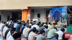 Muhadjir Salat Idul Adha Bareng Ratusan Jemaah di PP Muhammadiyah