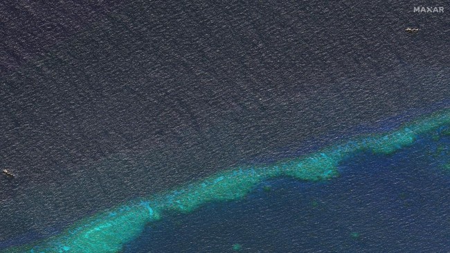 Kapal China dan Filipina tabrakan di dekat Second Thomas Shoal, kawasan Laut China Selatan (LCS) yang disengketakan dua negara itu.