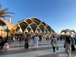 Getok Tarif Rp 10 Ribu, 4 Jukir Liar di Masjid Raya Al-Jabbar Ditangkap