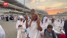 VIDEO: Jemaah Haji Bertahan dari Panas Hingga 47 Derajat Celcius