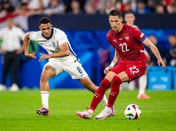 Alexander-Arnold Terus Diasah Jadi Gelandang Inggris
