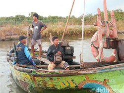 Bingung Isi Liburan? Cobain Yuk Keseruan Mancing di Laut Cirebon