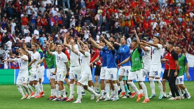 Inggris akan menghadapi Slovakia pada babak 16 besar Euro 2024, Minggu (30/6) pukul 23.00 WIB. Akankah Inggris kembali melewati jalan mulus kali ini?