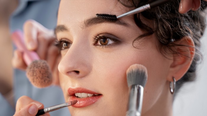 img-title 5 Fakta Unik Makeup yang Jarang Diketahui, Makeup Mahal Pernah Dilarang?