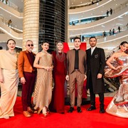 Potret Outfit Fenomenal Sederet Sineas Indonesia di Premier Nightmares & Daydreams