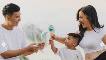 Terpopuler: Nikita Willy Hamil Anak Kedua Vs Teuku Ryan Iduladha Bareng Moana