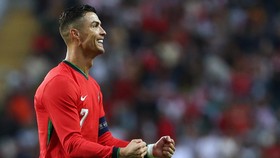 Ronaldo Bakar Semangat Fans Portugal Jelang Lawan Ceko