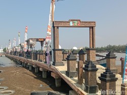 Melihat Kekayaan Pantai Bali Indramayu yang Memanjakan Mata
