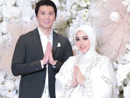 Hamil Trimester Akhir, Intip 5 Potret Syahrini Rayakan Idul Adha Bersama Reino Barack di Singapura