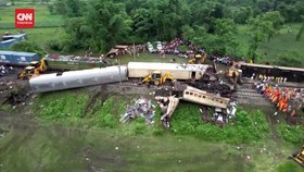 VIDEO: Tabrakan Kereta di India Tewaskan 15 Orang. Ini Penyebabnya