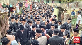 Jas-Kopiah Hitam dan Cerita Tradisi Hadrat Iduladha Negeri Sepa