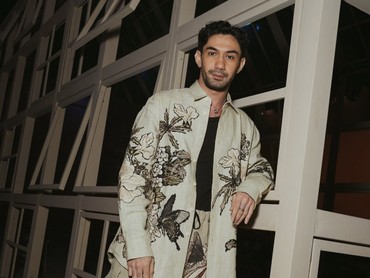 img-title Rayakan Ultah Reza Rahadian, Ucapan Manis Manajer Bikin Salfok