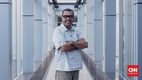 Arya Mahendra Sinulingga salah satu Komite Eksekutif (Exco) PSSI saat hadir di kantor CNN Indonesia, Jakarta, Rabu (19/06/2024). (CNN Indonesia/Ramadhan Nur Fadillah).