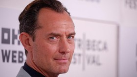 Jude Law Blak-blakan soal Tolak Peran Superman Versi Brett Ratner
