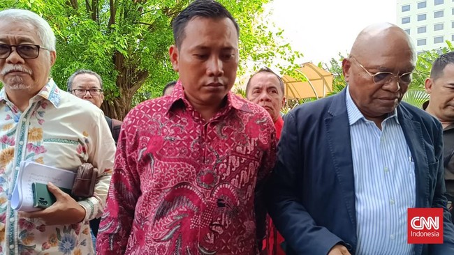 Staf dari Sekjen PDIP Hasto Kristiyanto, Kusnadi, memenuhi panggilan tim penyidik KPK, Rabu (19/6), untuk diperiksa sebagai saksi dalam kasus Harun Masiku.