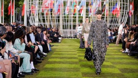 Simfoni Dunia dalam Koleksi Louis Vuitton Karya Pharrell Williams