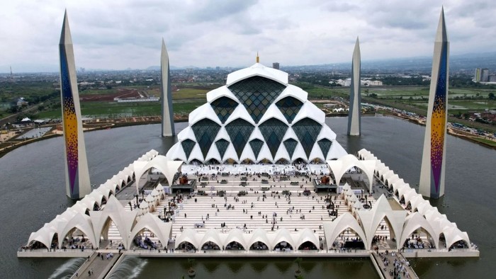 9 Tempat Viral yang Terpaksa Tutup Akibat Banyaknya Pengunjung!