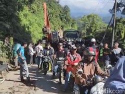 Longsor di Poros Maros-Bone Dekat Camba, Pengendara Diminta Singgah Rest Area