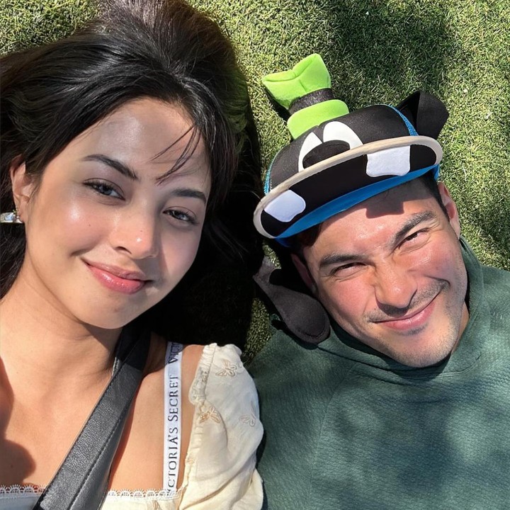 <p>Lewat media sosial pribadinya, Aurelie Moeremans membagikan potret perdana bersama sang kekasih. Ia akhirnya memutuskan untuk<em> go public</em>. <em>"I guess it's not a secret anymore</em> (Sepertinya ini bukanlah rahasia lagi)," tulisnya di keterangan foto. (Foto: Instagram @aurelie @drtylerbigenho)</p>